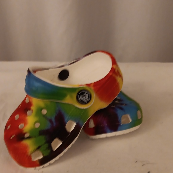 Crocs size 2-3 infants, multicolor, tie-dyed - Picture 1 of 4